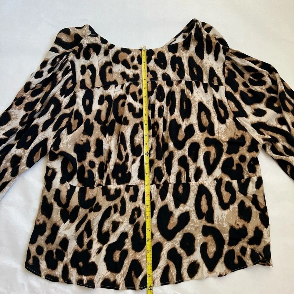 H&M Womens Blouse Size XXL Leopard Print Long Sleeve V-neck NWT - Picture 5 of 10